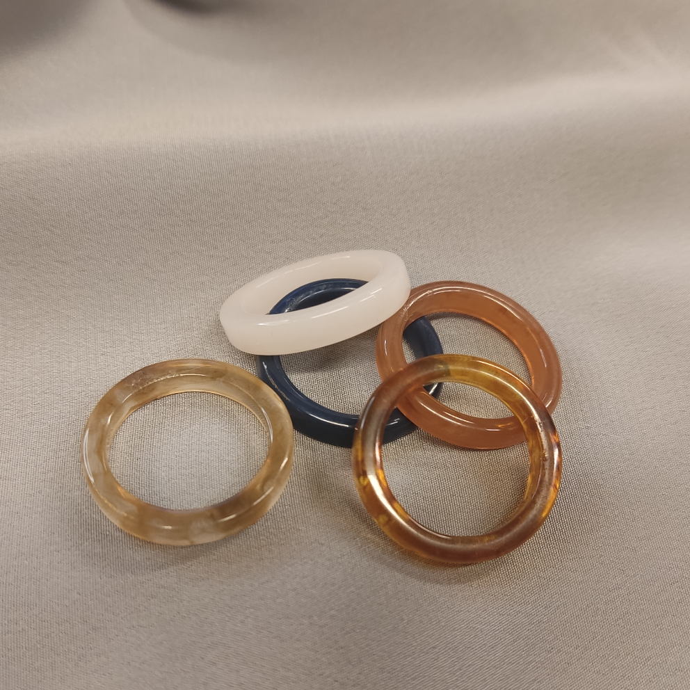 simple resin rings