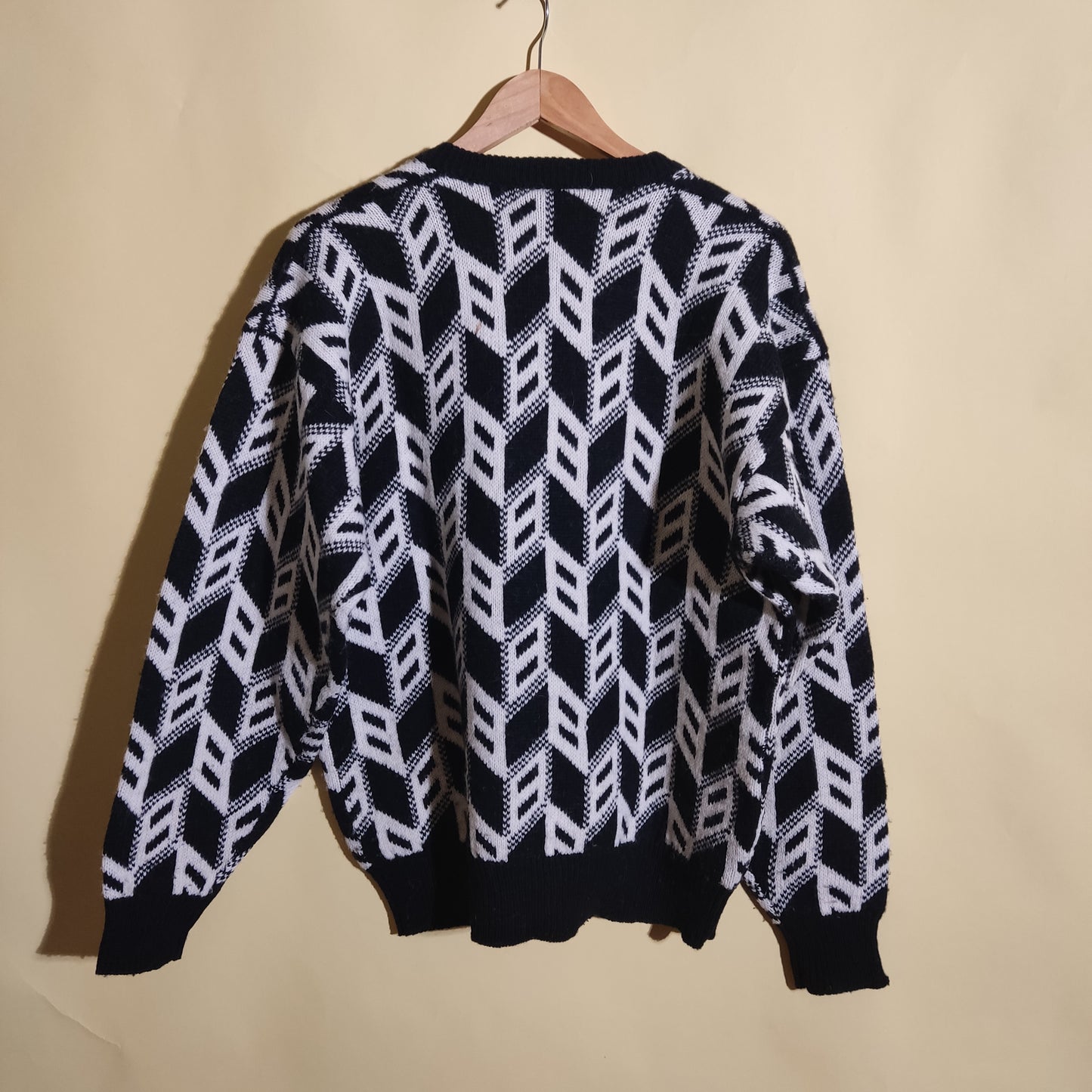 makes you wanna swing both ways black and white pullover