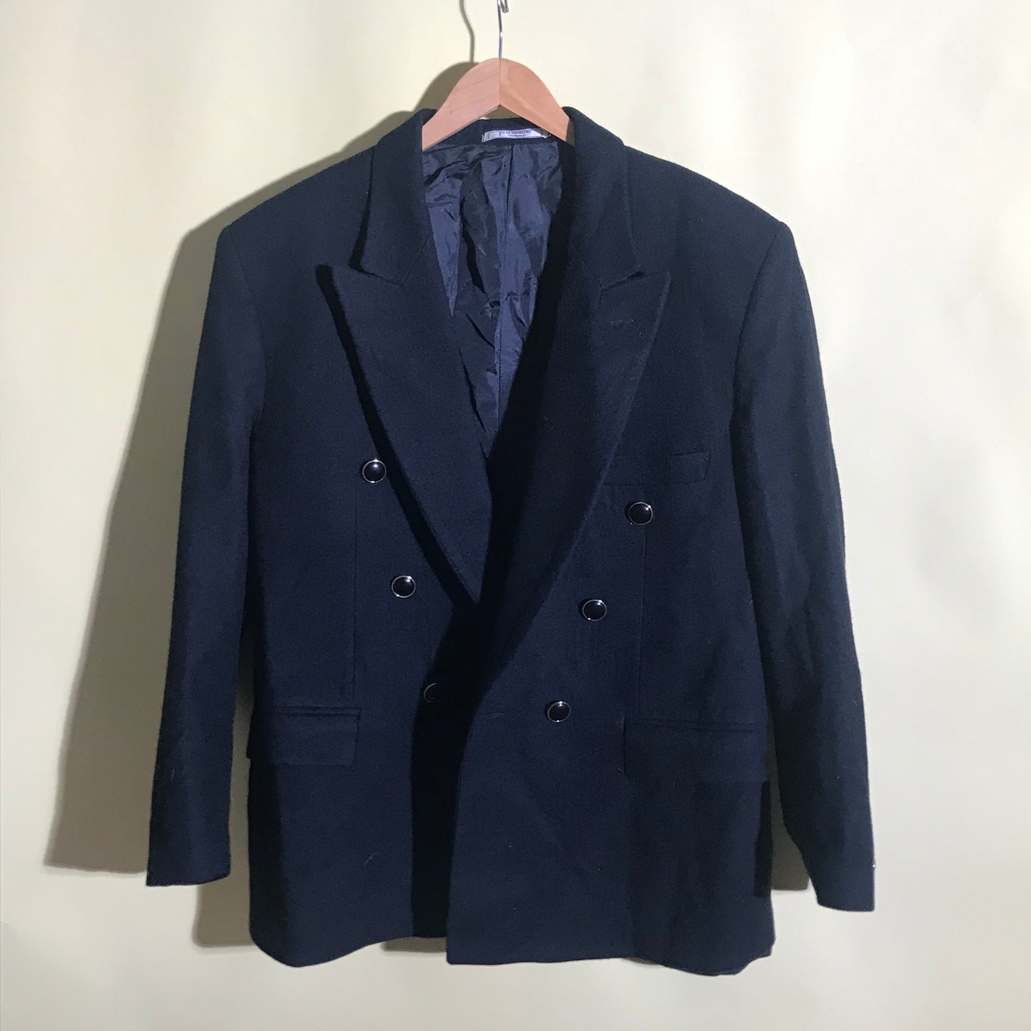 passing through unnoticed black woollen blazer