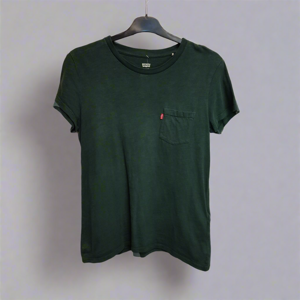 levis green t-shirt